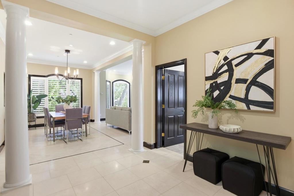 2060 Bunker Hill Drive