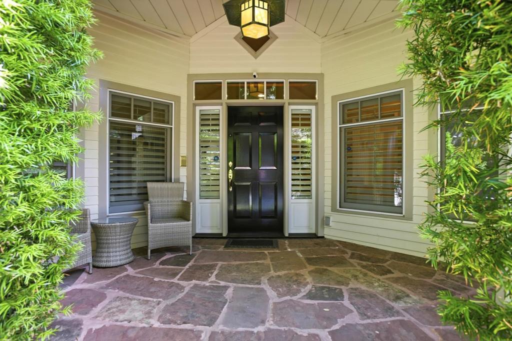 2060 Bunker Hill Drive