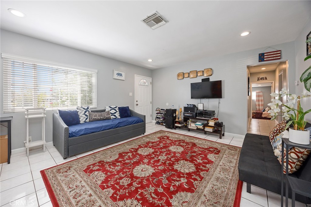 5017 W 118th Place