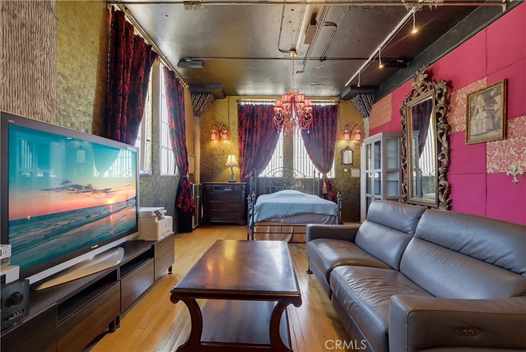 420 S San Pedro street ST 619, Los Angeles CA 90013