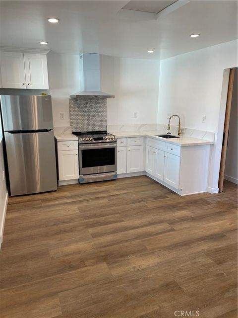 Photo of 24306 Victory #1/2, Woodland Hills, CA 91367 (MLS # SR25244879) Photo of 24306 Victory #1/2, Woodland Hills, CA 91367 (MLS # SR25244879)