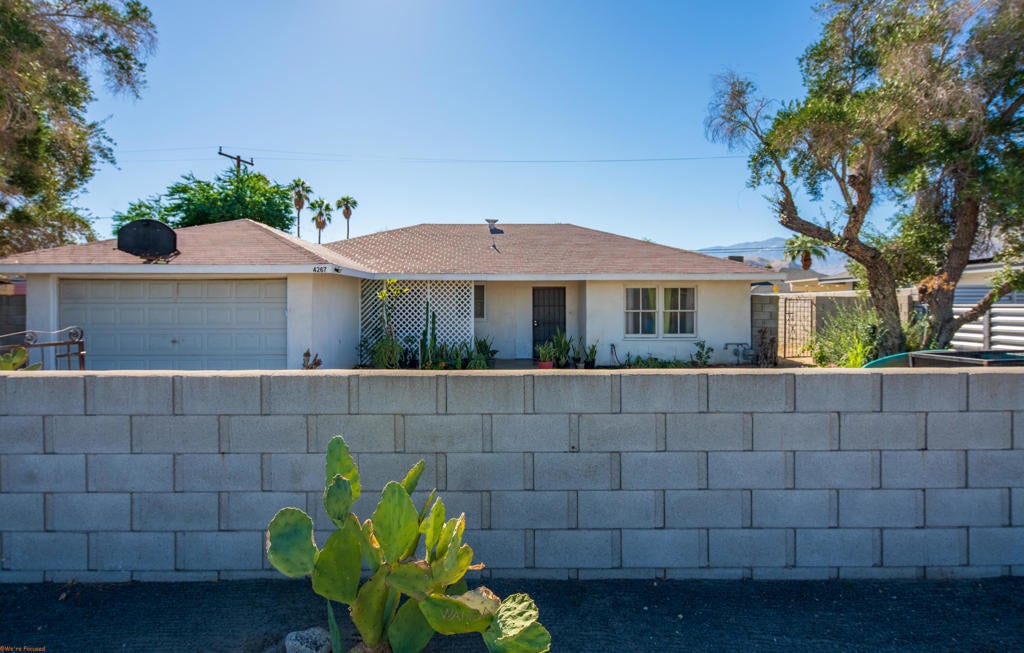 4267 E Sunny Dunes Road