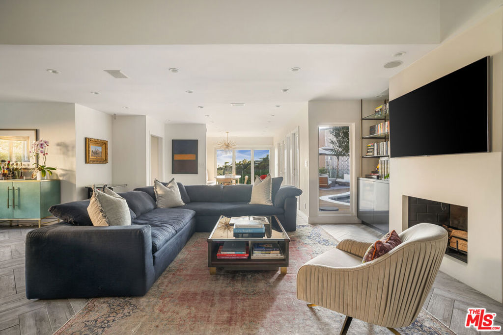 2137 Sunset Plaza Drive