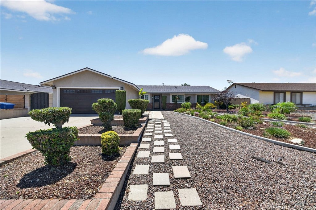807 N Madera