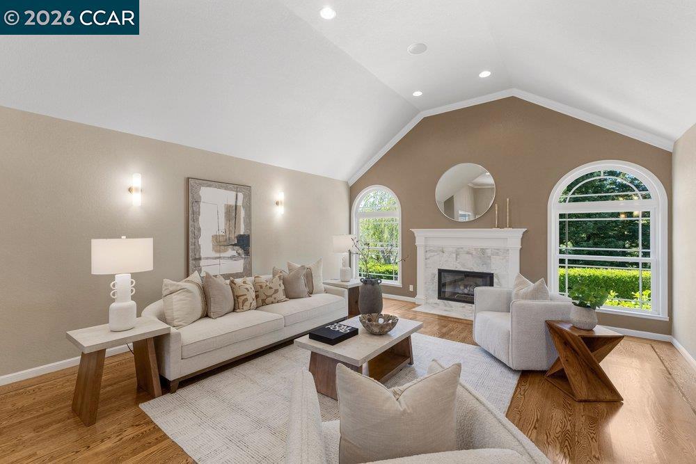 70 Ridgecrest Ct