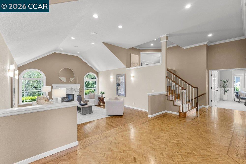 70 Ridgecrest Ct
