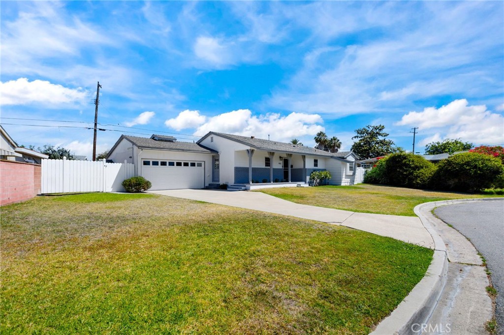 9931 Swallow Lane