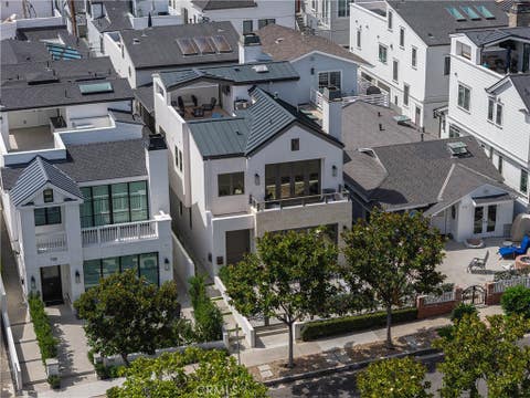 Photo of 711 Marigold Avenue, Corona Del Mar, CA 92625 (MLS # NP26172319)