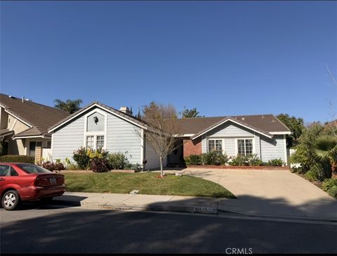 Photo of 25577 Almendra Drive, Valencia, CA 91355 (MLS # SR26094431)