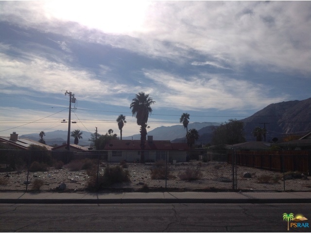 Desert Highland Gateway - Land