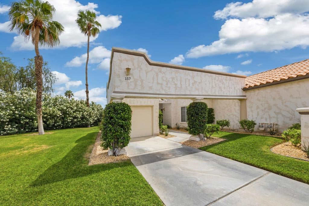 Photo of 157 Falls Court, Palm Desert, CA 92211 (MLS # 219153772DA)