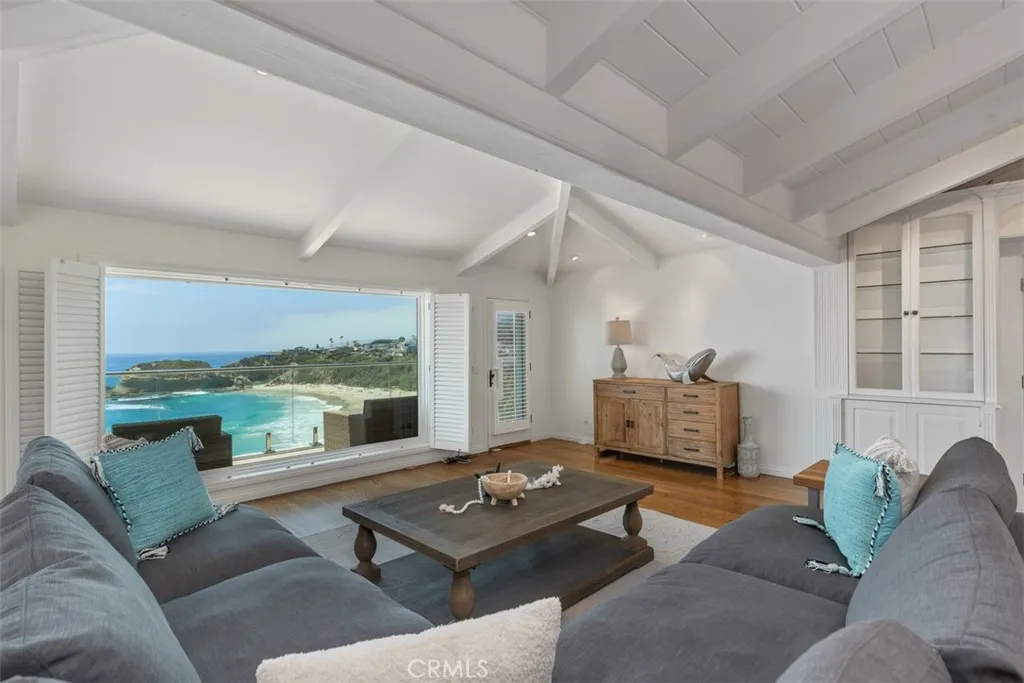 Laguna Beach, California 92651, United States, 3 Bedrooms Bedrooms, ,3 BathroomsBathrooms,Residential,Active,152045