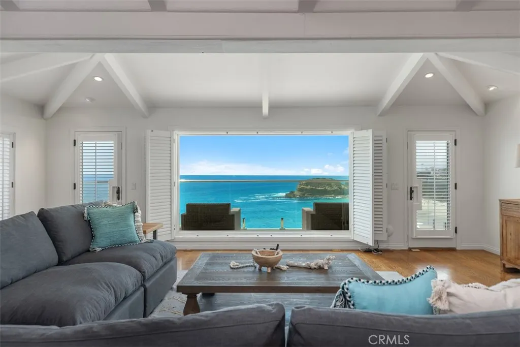 Laguna Beach, California 92651, United States, 3 Bedrooms Bedrooms, ,3 BathroomsBathrooms,Residential,Active,152045