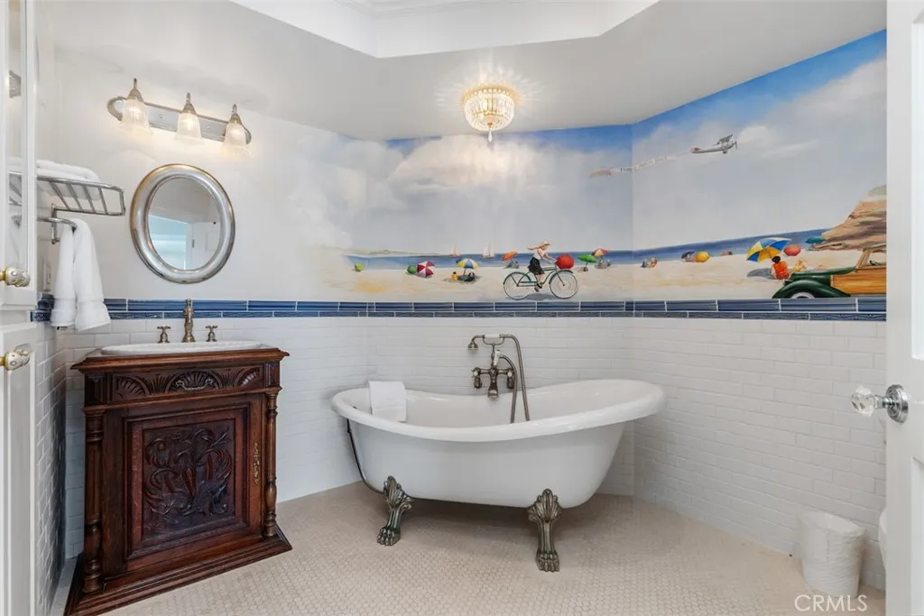 Laguna Beach, California 92651, United States, 3 Bedrooms Bedrooms, ,3 BathroomsBathrooms,Residential,Active,152045