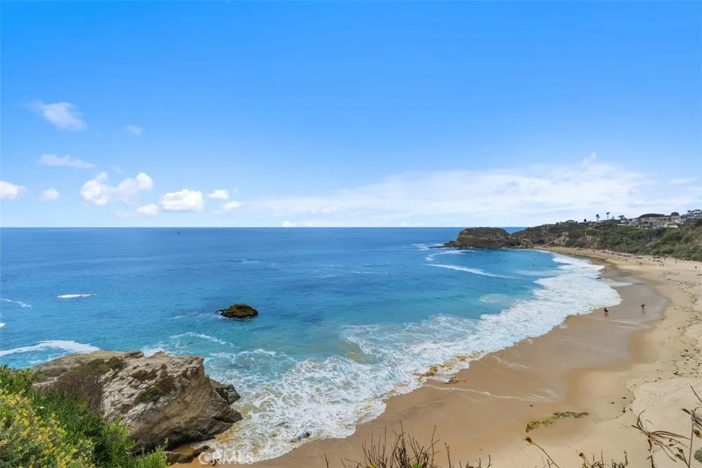 Laguna Beach, California 92651, United States, 3 Bedrooms Bedrooms, ,3 BathroomsBathrooms,Residential,Active,152045