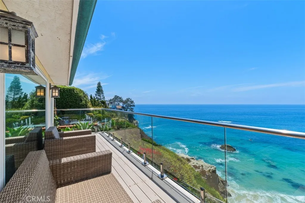 Laguna Beach, California 92651, United States, 3 Bedrooms Bedrooms, ,3 BathroomsBathrooms,Residential,Active,152045