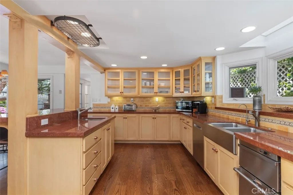 Laguna Beach, California 92651, United States, 3 Bedrooms Bedrooms, ,3 BathroomsBathrooms,Residential,Active,152045