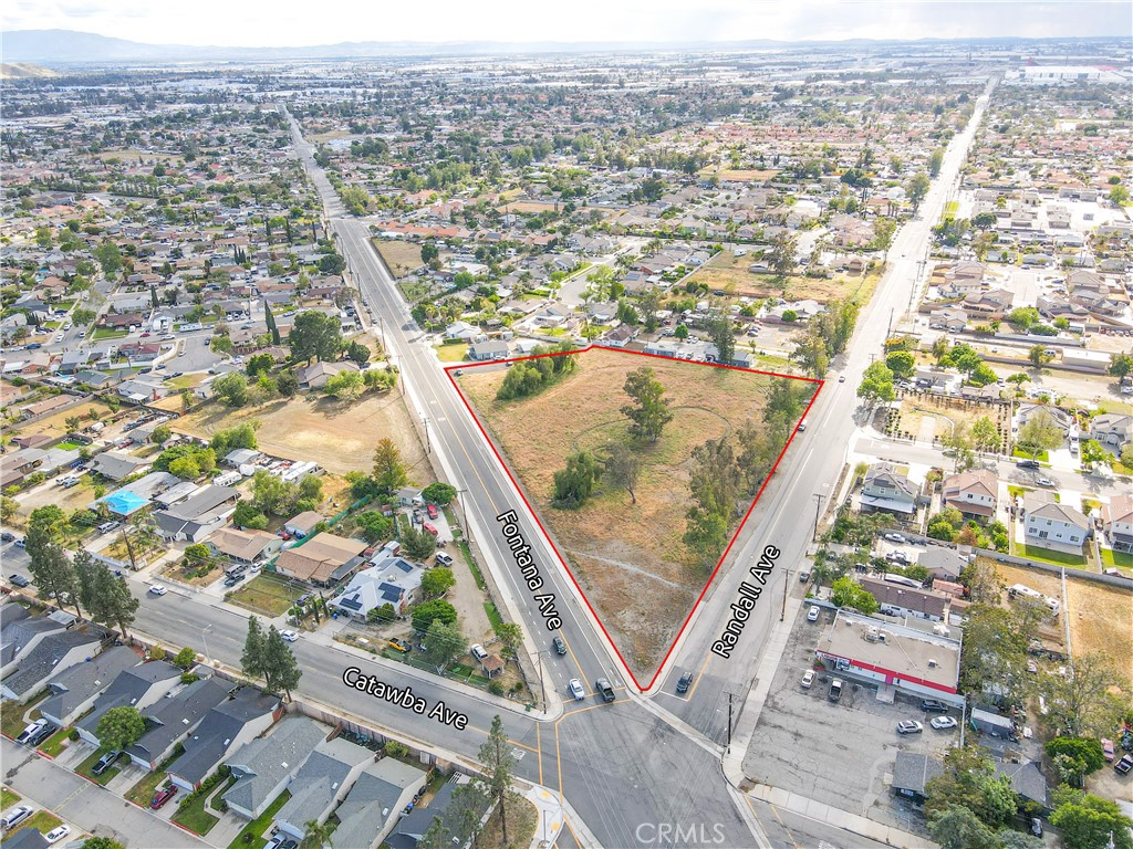 15867 Randall Avenue