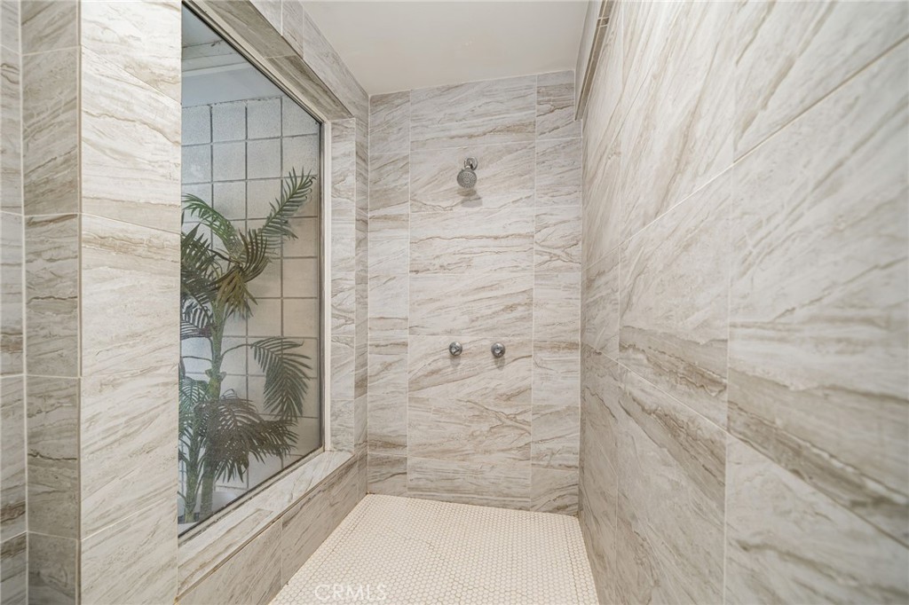 Indian Canyon Villas (33456) - Residential Income