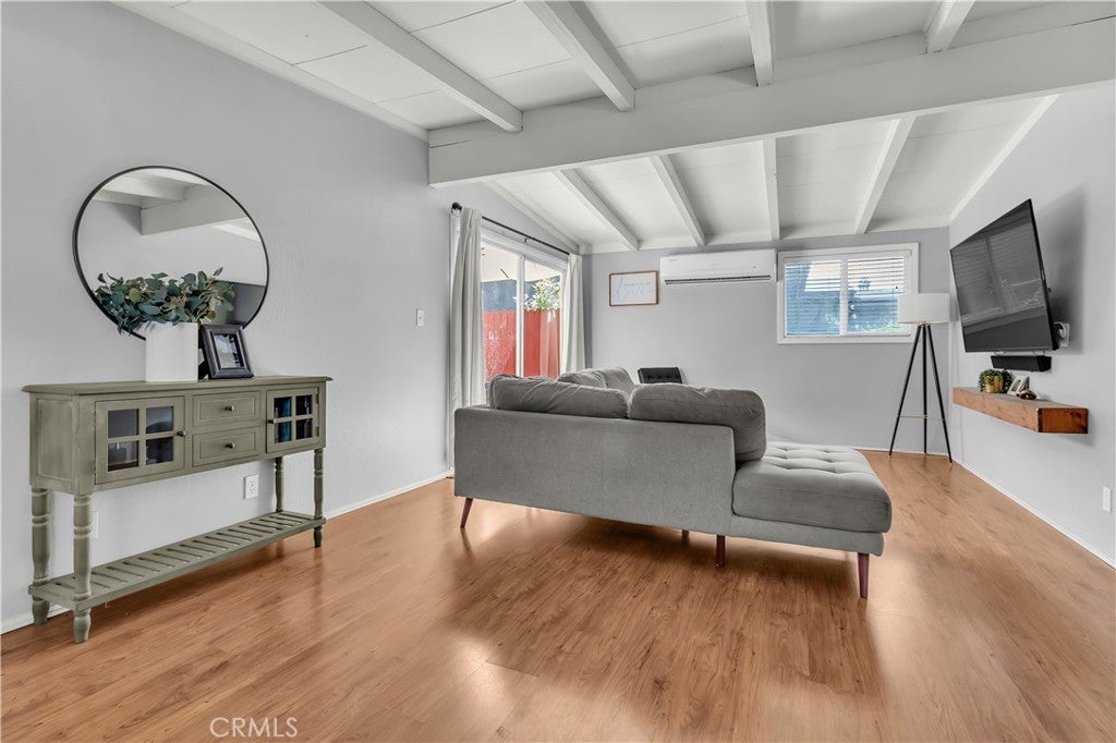 1502 Lyndhurst