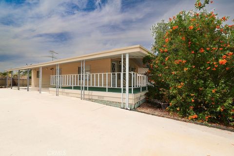 Photo of 282 N La Paloma Ave, San Jacinto, CA 92582 (MLS # IG26077290)