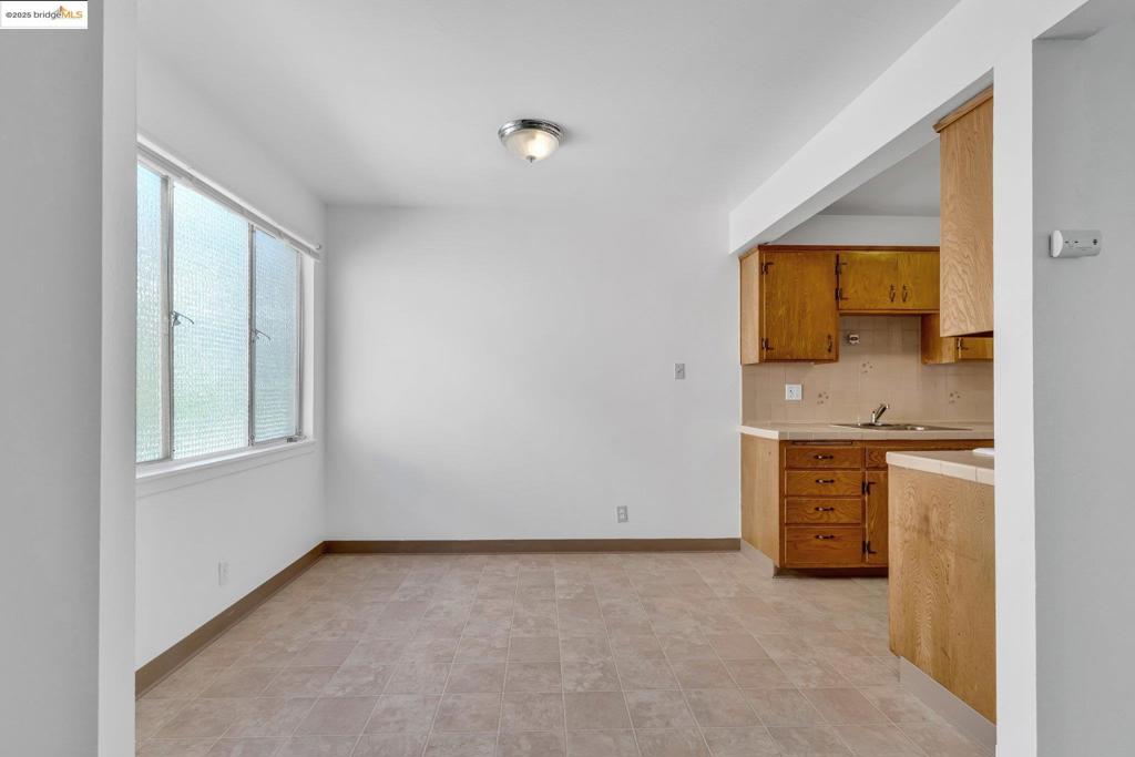 CROCKER/GLENVIEW - Residential Income