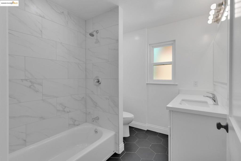 CROCKER/GLENVIEW - Residential Income