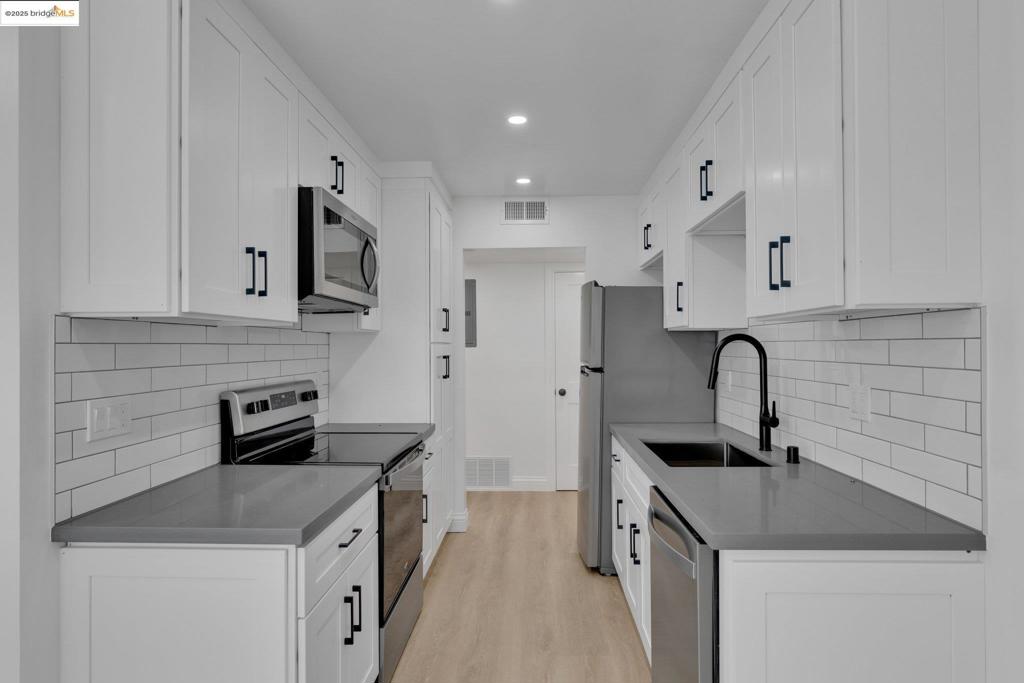 CROCKER/GLENVIEW - Residential Income