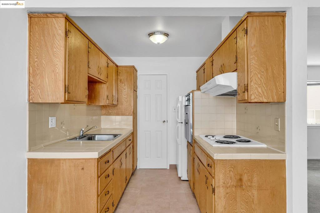 CROCKER/GLENVIEW - Residential Income