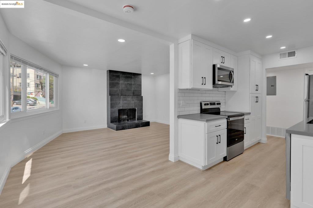 CROCKER/GLENVIEW - Residential Income