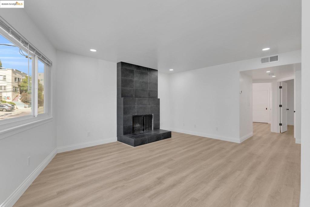 CROCKER/GLENVIEW - Residential Income