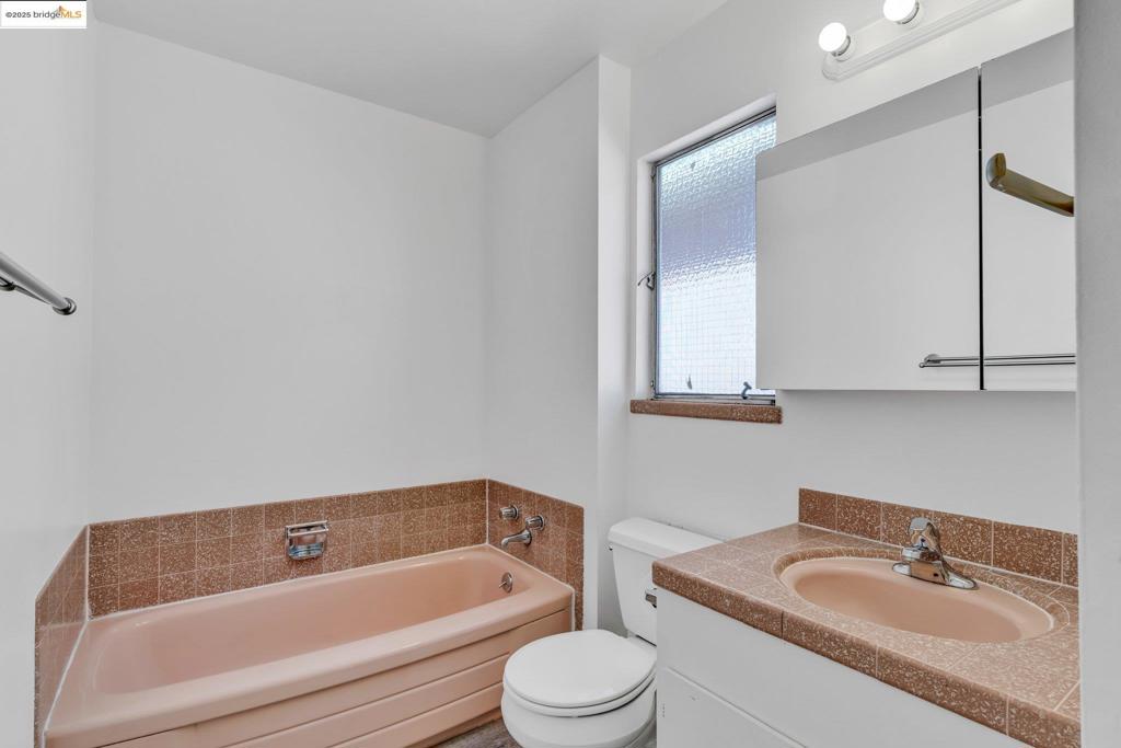 CROCKER/GLENVIEW - Residential Income