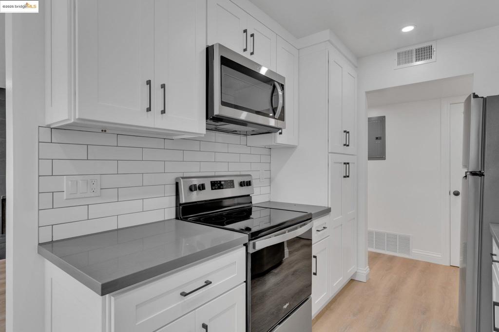 CROCKER/GLENVIEW - Residential Income