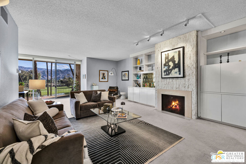 899 Island Drive 403