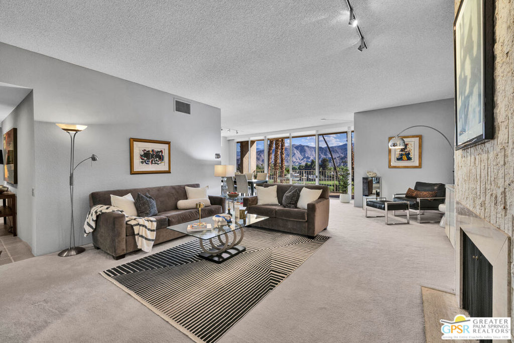 899 Island Drive 403