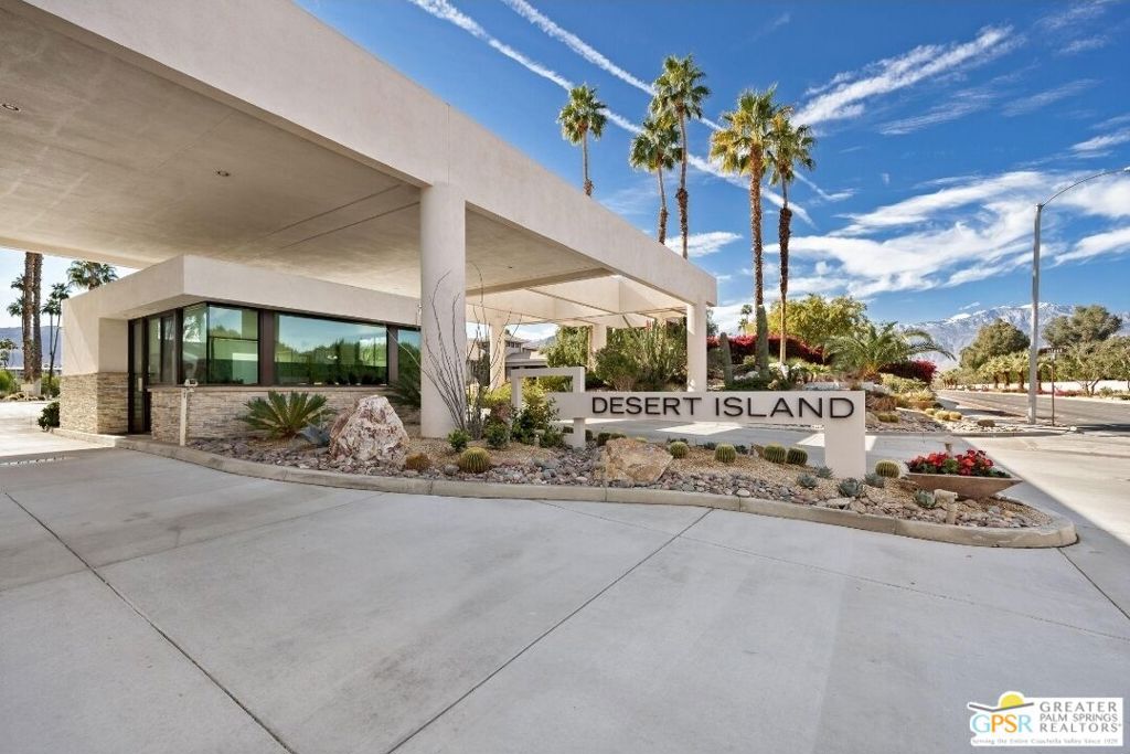 899 Island Drive 403