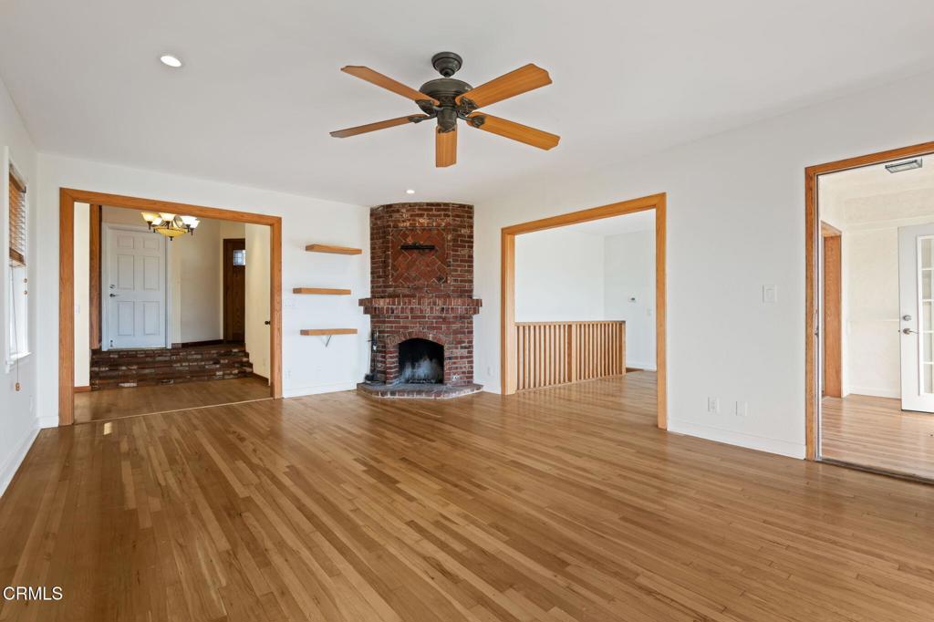 Ventura, California, 93001, United States, 3 Bedrooms Bedrooms, ,2 BathroomsBathrooms,Residential,Active,2031408