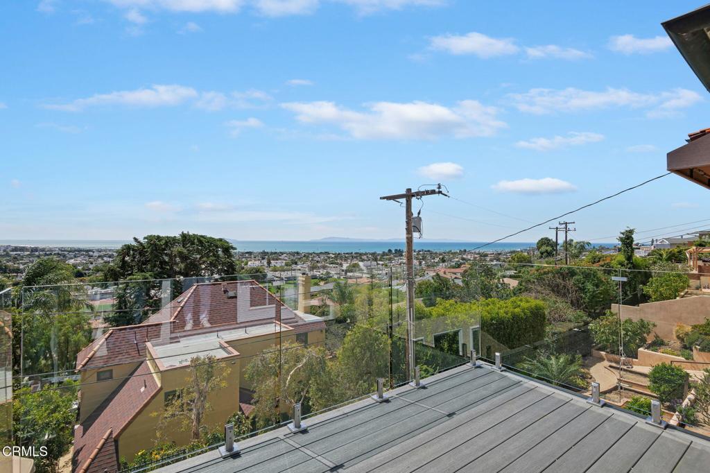 Ventura, California, 93001, United States, 3 Bedrooms Bedrooms, ,2 BathroomsBathrooms,Residential,Active,2031408