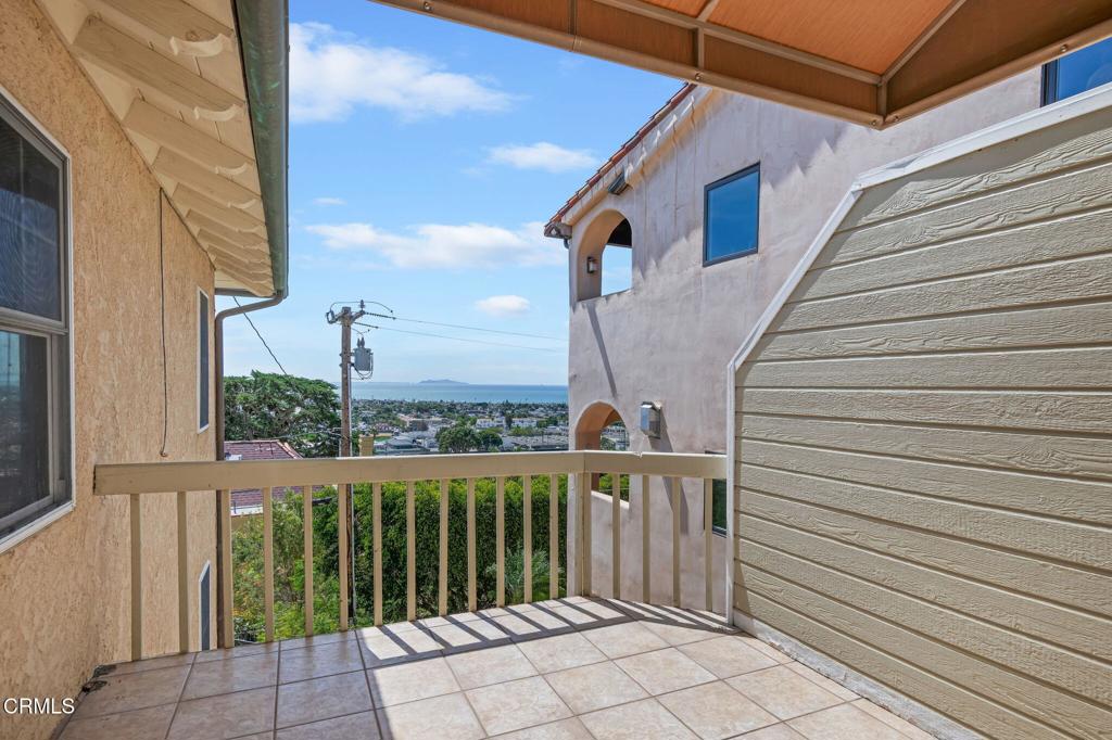 Ventura, California, 93001, United States, 3 Bedrooms Bedrooms, ,2 BathroomsBathrooms,Residential,Active,2031408