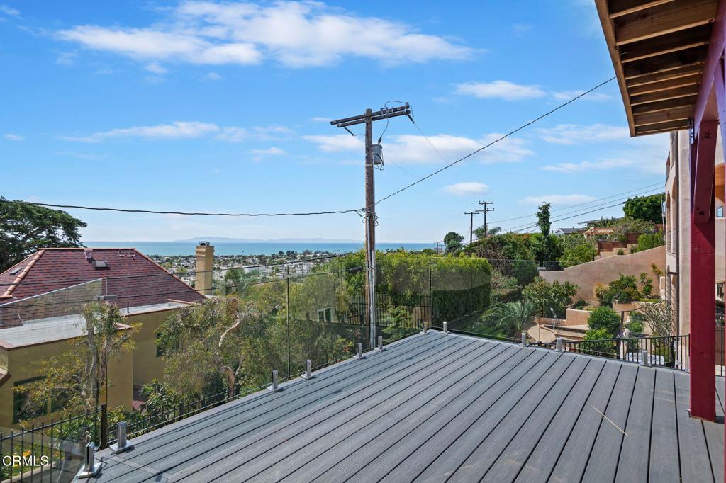 Ventura, California, 93001, United States, 3 Bedrooms Bedrooms, ,2 BathroomsBathrooms,Residential,Active,2031408