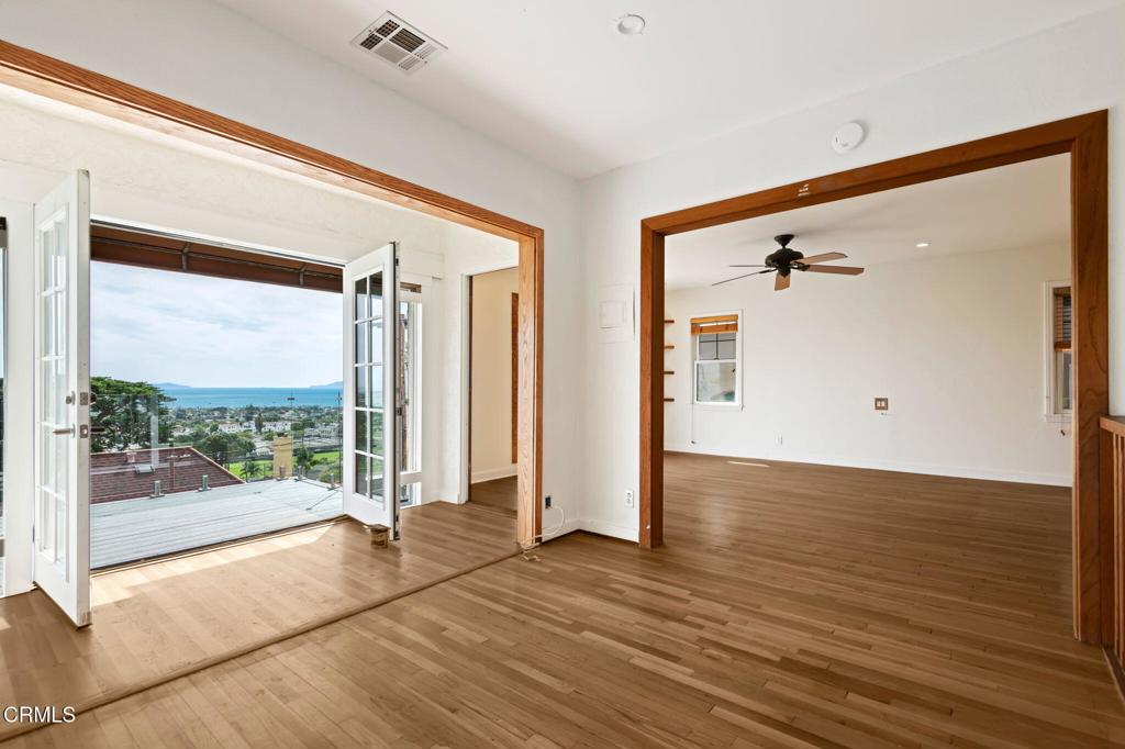 Ventura, California, 93001, United States, 3 Bedrooms Bedrooms, ,2 BathroomsBathrooms,Residential,Active,2031408