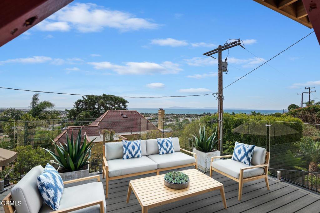 Ventura, California, 93001, United States, 3 Bedrooms Bedrooms, ,2 BathroomsBathrooms,Residential,Active,2031408