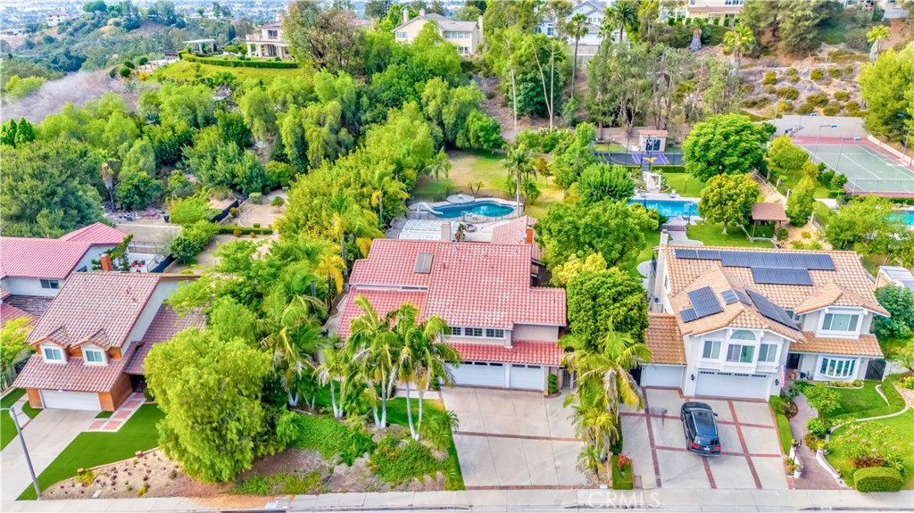 3025 E Hillside Drive
