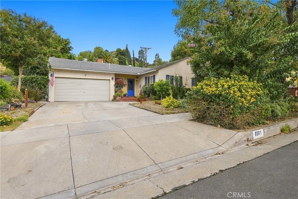 8001 ELLENBOGEN ST, SUNLAND, CA 91040 - Image ad7eba2fb009ded194d604d22e1f9f94/9247460