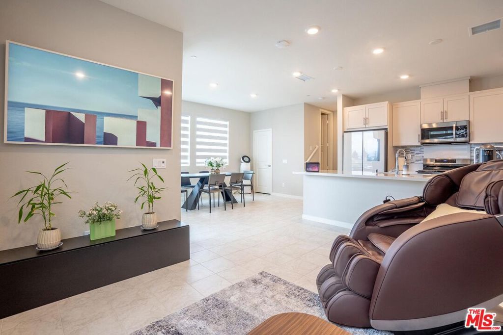 listing image 130720187513794940552