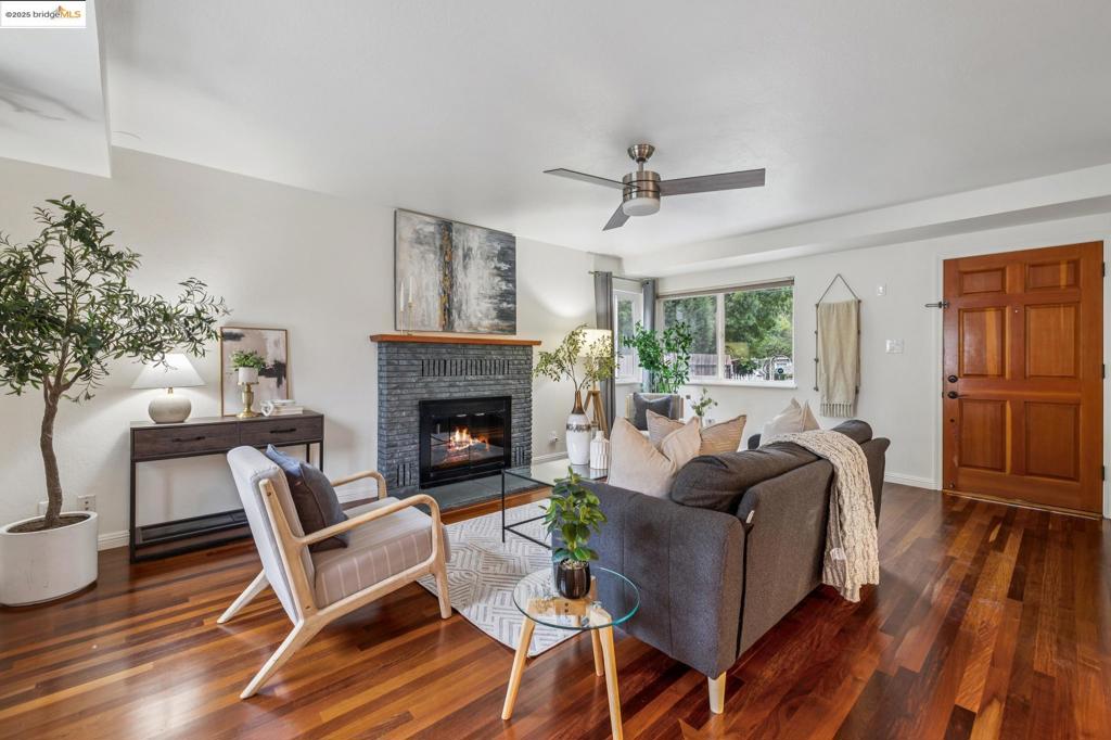 EL SOBRANTE - Residential