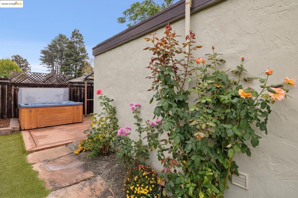 EL SOBRANTE - Residential