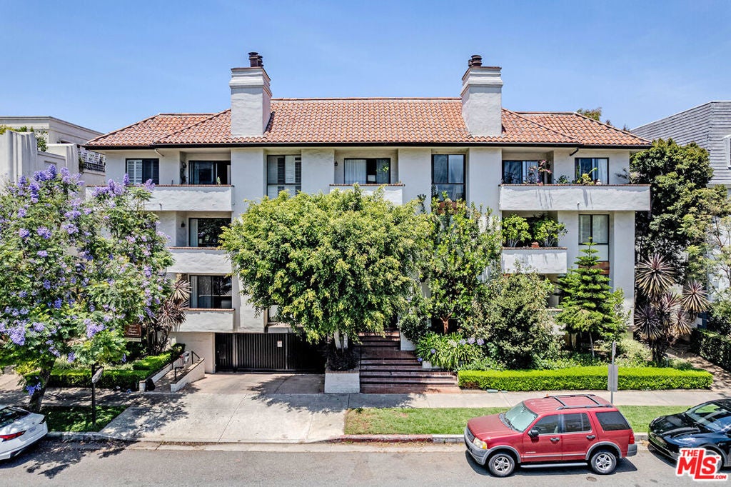Photo of 11755 Montana Avenue #306, Los Angeles, CA 90049 (MLS # 26846053)