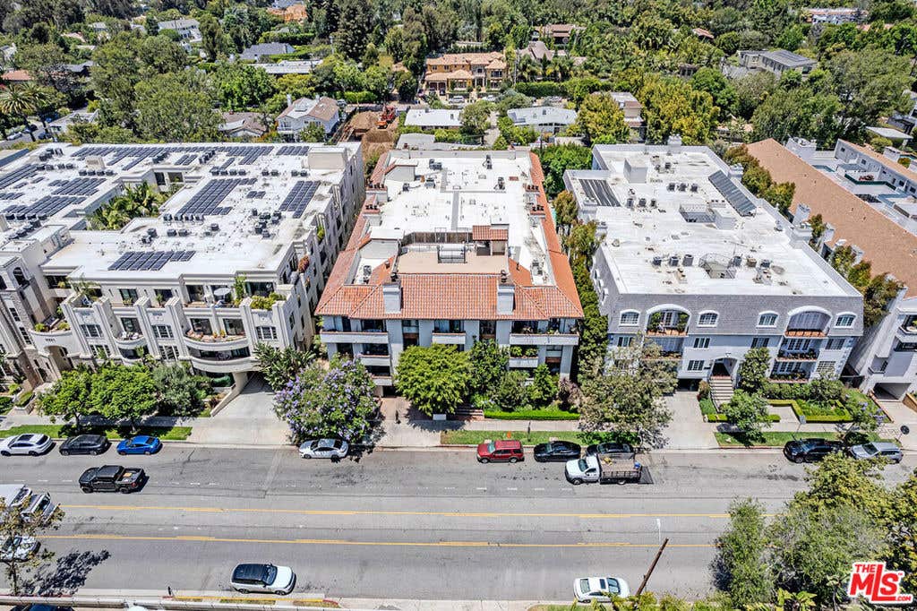 Photo of 11755 Montana Avenue #306, Los Angeles, CA 90049 (MLS # 26846053)