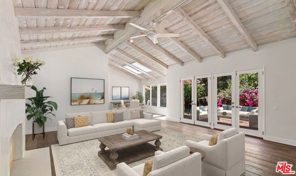 3933 Mandeville Canyon Road